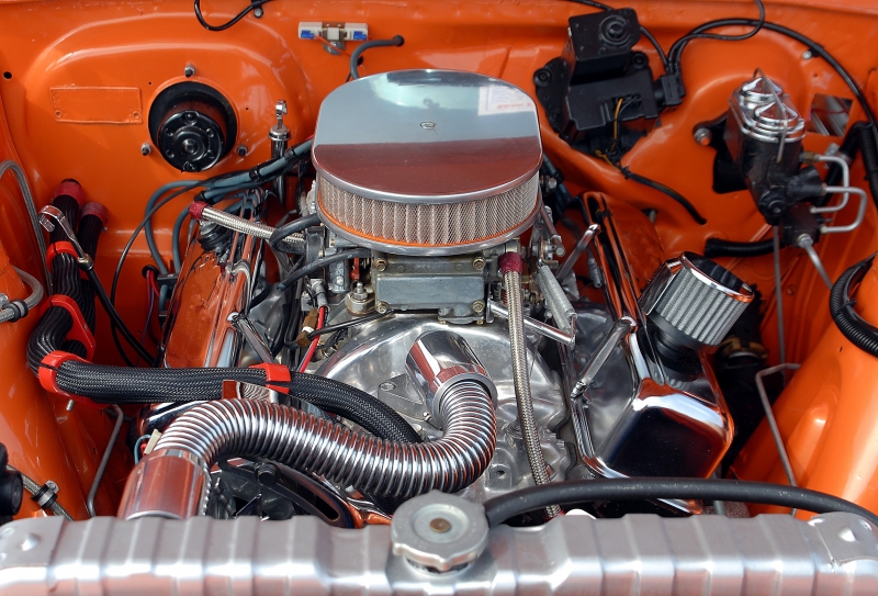 garagiste-LIEUCHE-min_car-engine-1738309